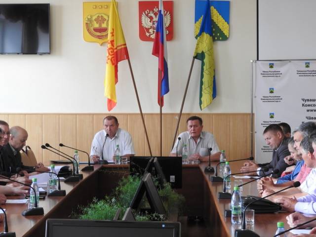 НА ЗАСЕДАНИИ СОБРАНИЯ ДЕПУТАТОВ КОМСОМОЛЬСКОГО РАЙОНА ЧУВАШИИ ПРИНЯЛ УЧАСТИЕ ДИРЕКТОР ИНСТИТУТА ПЕТР КРАСНОВ