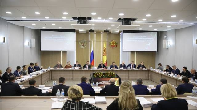 Чăваш Республикин Пуҫлăхĕ Михаил Игнатьев стратеги аталанăвĕ тата проект ĕç-хĕлĕ енĕпе ĕçлекен канашăн ларăвне ирттернĕ