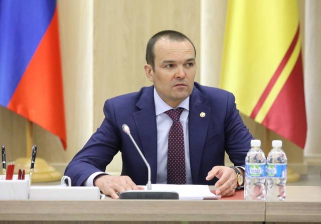 Чăваш Республикин Пуҫлăхĕ Михаил Игнатьев Чăваш чĕлхи кунĕ ячĕпе саламлани
