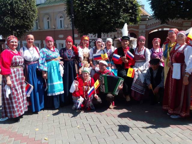 ВЛАСОВА Роза. Тĕрлĕ халăх çынни пĕрле савăнчĕ // Хыпар. 2019. Çĕртме, 12.