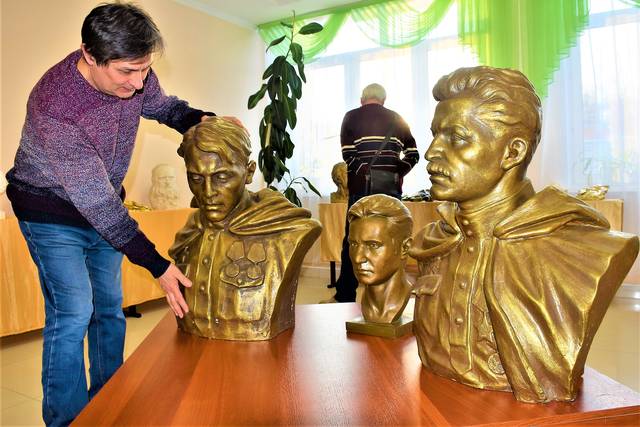 Выставка чувашского скульптора Николая Андреева открылась в Доме Дружбы народов Чувашии