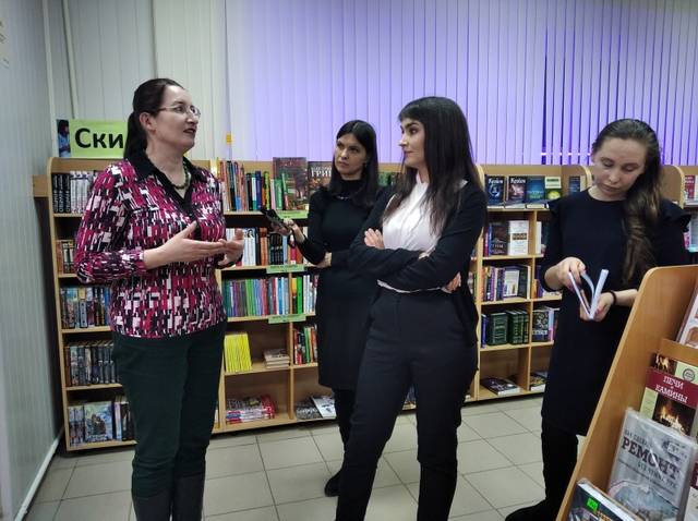 «Варкăш» литература клубĕн хăни — çамрăк авторсен повеçĕсемпе калавĕсен «Кĕтмен юрату» пуххи