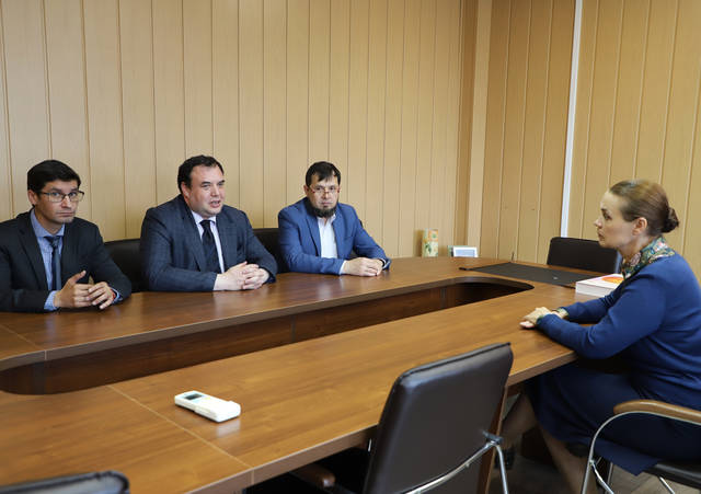 Роза Лизакова обсудила с Александром Бродом вопросы межнациональных отношений