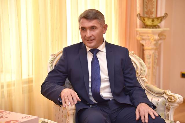 Ведущие политические партии поддерживают Олега Николаева