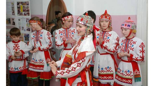 КИТАЙСКИЕ ПИСЬМЕНА НА ЧУВАШСКОЙ РУБАХЕ (Л.Н. Гумилев, Т.А. Крюкова, М.Ф. Хван).