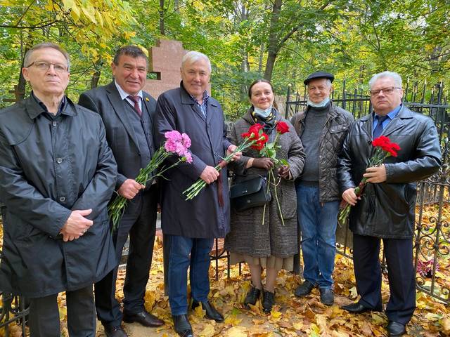На Ваганьковском кладбище установили надгробную плиту просветителю И.Я. Яковлеву