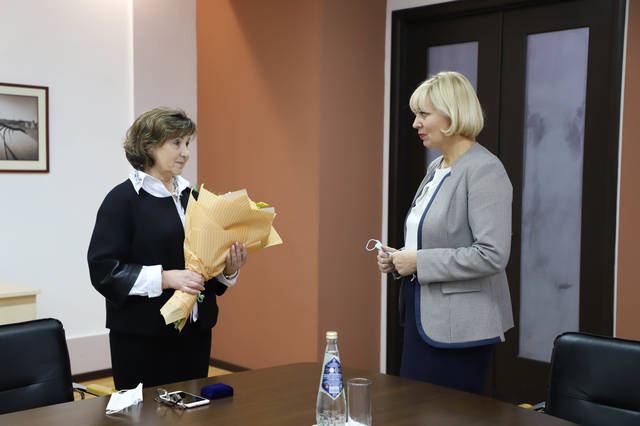 Светлана Каликова выразила благодарность директору Национальной библиотеки Чувашии Светлане Стариковой за плодотворную работу