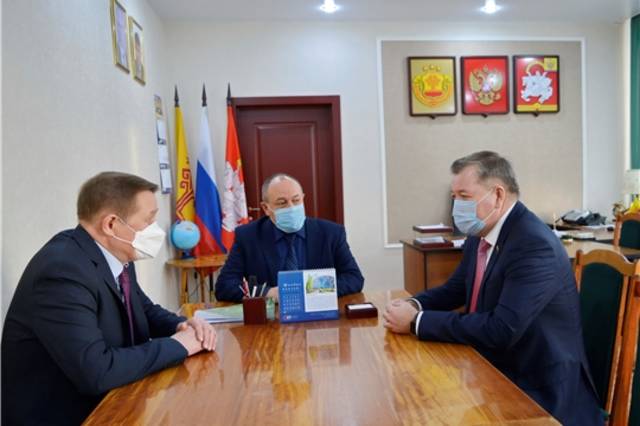 Депутат Госдумы РФ Николай Малов и депутат Госсовета Чувашии Петр Краснов с рабочим визитом посетили Яльчикский район​​​​​​​