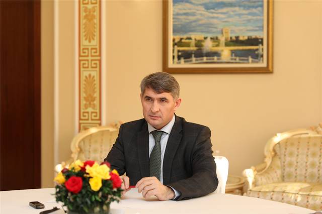 Чӑваш Республикин Пуҫлӑхӗ Олег Николаев Космонавтика кунӗ ячӗпе саламлани