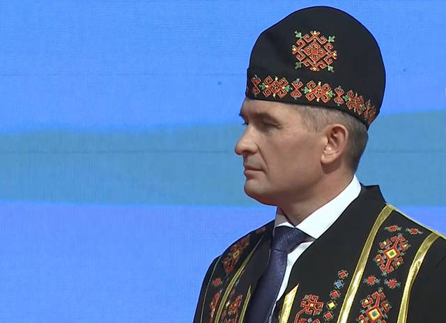 Чăваш Республикин Пуçлăхĕ Олег Николаев Чӑваш тӗррин кунӗ ячĕпе саламлани