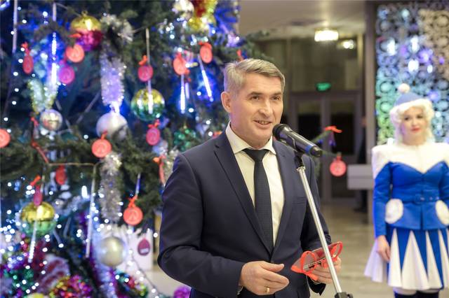 Чăваш Республикин Пуҫлăхĕ Олег Николаев ҫывхарса килекен Ҫĕнĕ 2022 ҫул ячĕпе саламлани