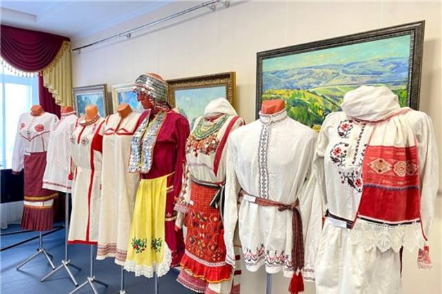 В Доме Дружбы народов открылась III республиканская выставка-конкурс «Национальный костюм и современность»