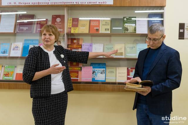 «Тăван чĕлхемĕрĕн паллă тĕпчевçи»: к юбилею профессора Николая Петрова