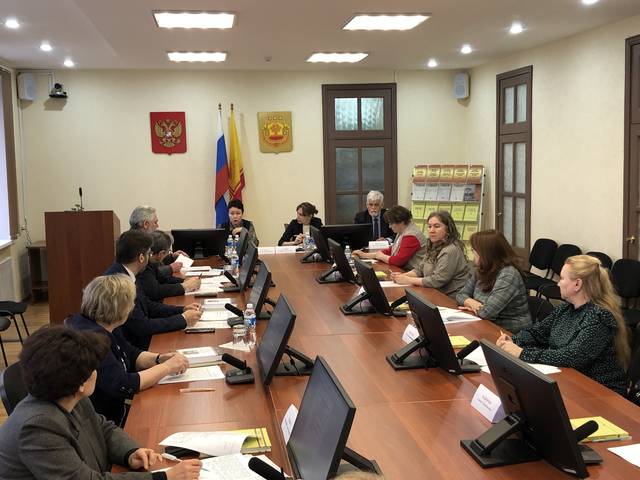 В Чувашии рассмотрели промежуточные итоги и наметили планы развития гуманитарных наук