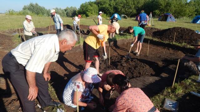 ФОТОРЕПОРТАЖ О ПЕРВОМ ДНЕ РАСКОПОК НА БОЛЬШЕТАЯБИНСКОМ ГОРОДИЩЕ