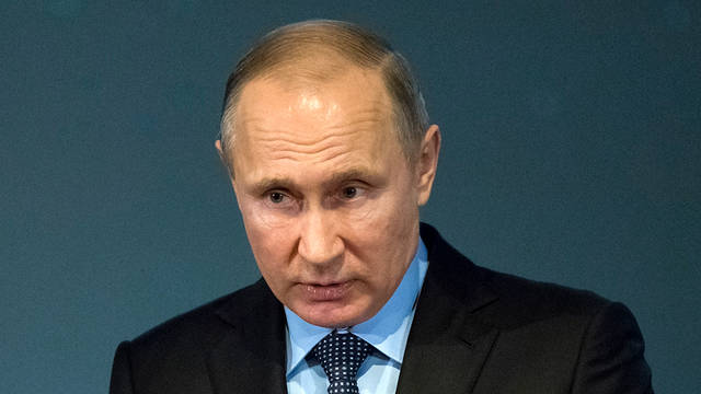 Путин поручил создать Фонд сохранения и изучения родных языков народов РФ